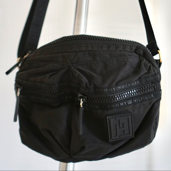 Tommy Hilfiger nylon crossbody - Picture 4 of 5